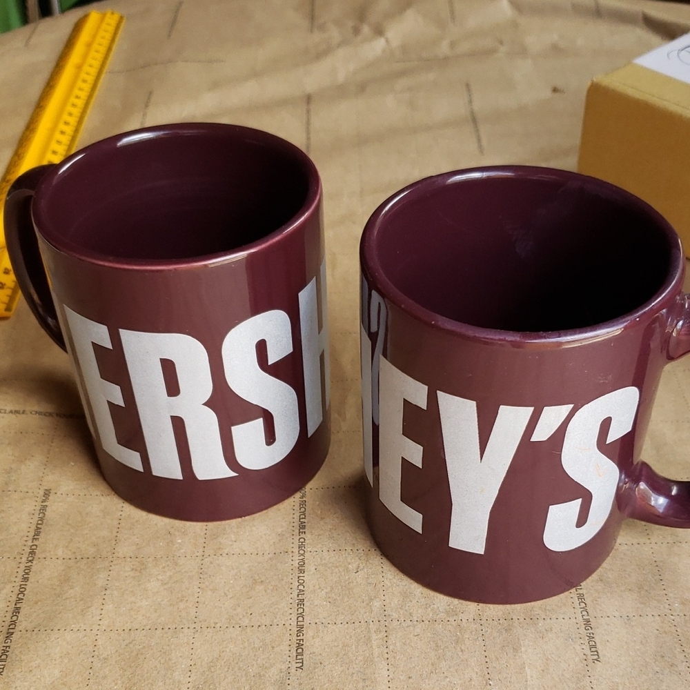 Hershey's Maroon Ceramic Mugs Set